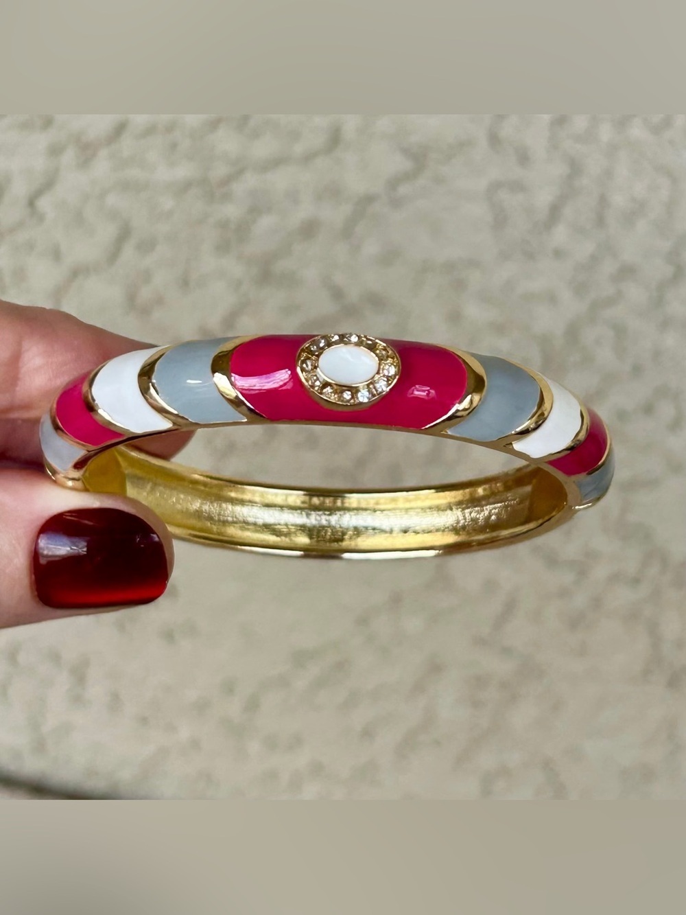 Chic Gold-Tone Pink White Gray Enamel Bangle Bracelet